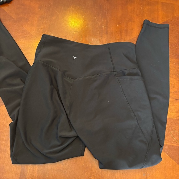 Old Navy Active Black Powersoft Large Leggings - Picture 5 of 5